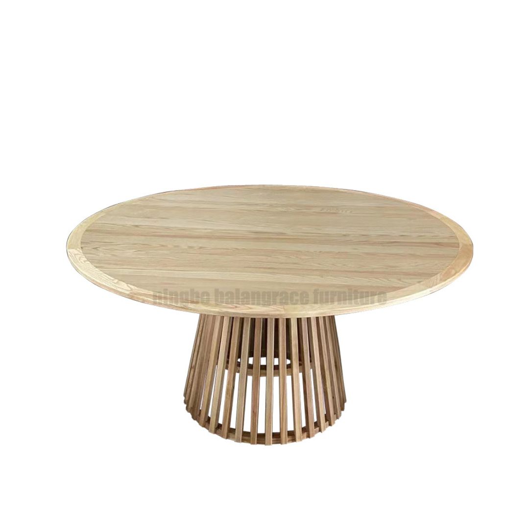 masa-evenimente-round-wood-lemn-wedeco Masă Round Wood din lemn cu design rotund și finisaj elegant, ideală pentru saloane de evenimente, restaurante și hoteluri - fata